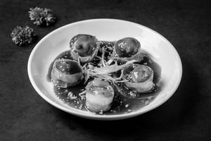 Burnt Garlic Veg Dim Sum