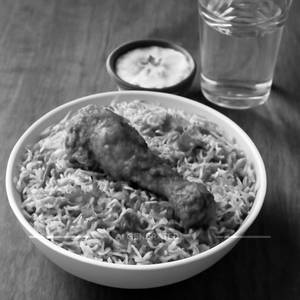 Hyderabadi Biryani with Chicken [700 grams]