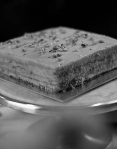 Hive Pistachio Cake 500 Gm