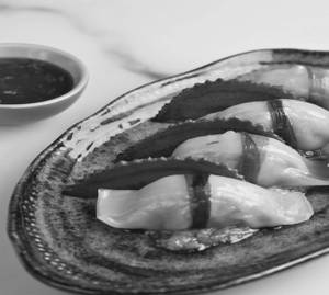 Scallion, Chicken, Water Chestnut, Garlic Chutney (5 Pcs)