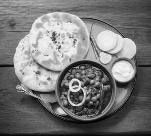 Chole Kulcha