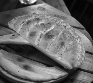 Stuffed  garlic  bread