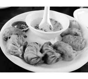 Paneer Momos [10 Pieces]