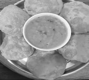 8 Poori with sambar chutney