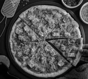 Paneer Butter Pizza