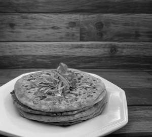 Piyaz paratha (onion paratha)