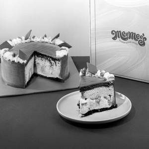 Meemee's Signature Ice Cream Cake 1/2 Kg