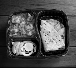 Paneer curry with tawa roti [2 pieces]