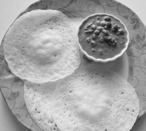 3 Appam + Kadala Curry (Chana)