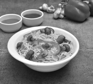Mushroom Schezwan Noodles