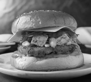 Paneer tikka burger