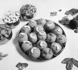Aata Dryfruit Ladoo ( Desi Ghee )