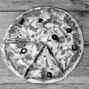 Veggi Treat Pizza ( 8 Inches)
