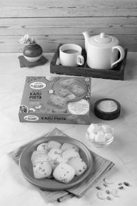 Kaju Pista Cookies