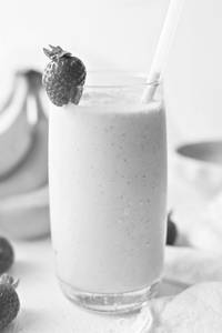 Strawberry Banana Shake [300 Ml]