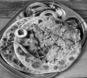 Aloo paratha with Curd and pickle