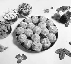 Jodhpuri Ladoo ( Desi Ghee )