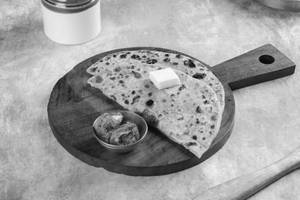 Aloo Onion Paratha [1 Pc]