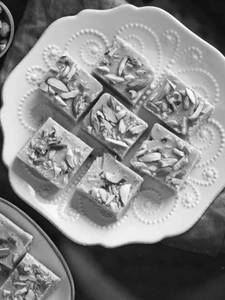 Banaras Soan Papdi [250 grams]