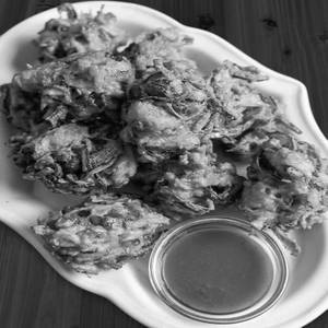 Crispy Onion Pakoda