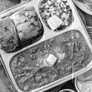 Pav bhaji (2 pieces )