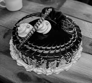 Chocolate Vanilla Cake