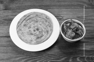 3 Laccha Paratha with Chicken Chilli 