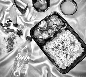 Tawa Chaap Gravy + Rice + Cold Drink [200 Ml]
