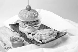 Paneer Tikka Burger