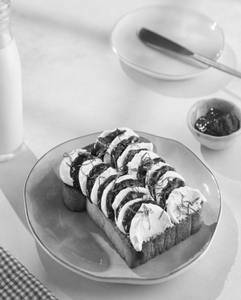 The Basil Berry Cream TOAST