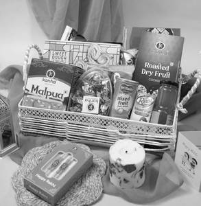 Gift Hamper-R10