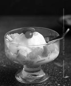 Fruit With Cream 