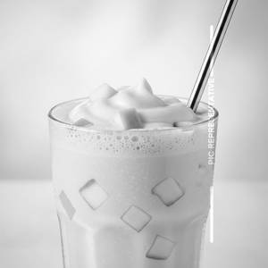 Apple With Vennila Milkshake
