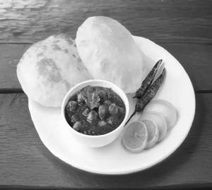 Chola Bhatura (2 Pc)