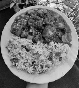 Veg Fried Rice(500 Ml) + Chili Paneer Gravy (4 Pcs Panner)