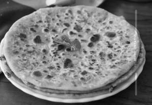 1 Tawa Aloo Paratha