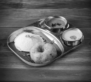 Idly 1 Vada 1