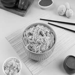 Veg Hakkka Noodles