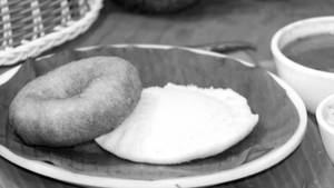 Idli [1 Piece] with 1 Vada