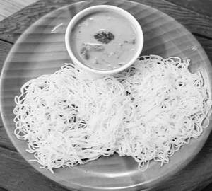 Idiyappam with paaya