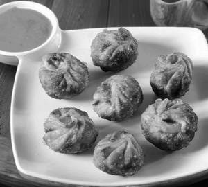 Veg Fried Momos [6 Pieces]
