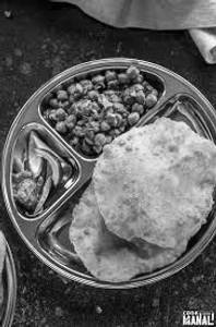 Chole bhature [2 bhature]