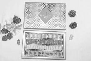 Khoya Premium Box
