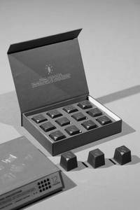 Dates & Nut Chocolate Box (12 Pcs)
