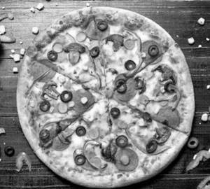 Veg garden pizza