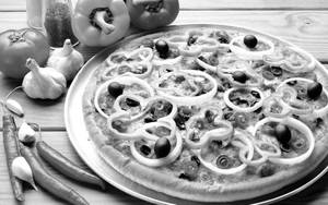 Veggie Treat Pizza Small