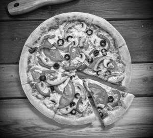 Thin crust veg pizza