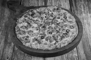 Tandoori Paneer Pizza