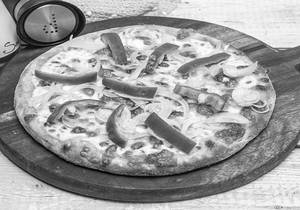 Cheese N Capsicum Pizza