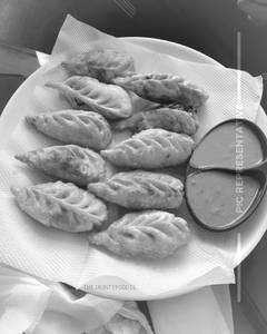 Veg Fried Momos [10 Pcs]